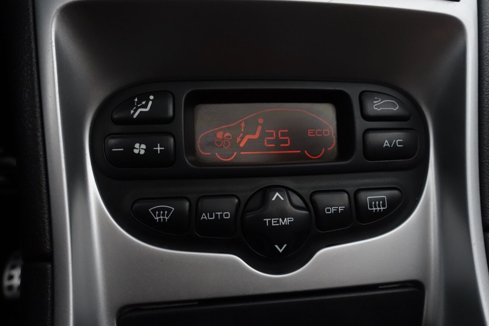 Peugeot 307 2004 CC Avoauto | Myydään Huutokaupat.com ! | - | Myydään huutokaupat.com! | Pitkä leima! | Kytkin uusittu | Ruskeat nahkapenkit | Kenwood-soitin | JBL-HiFi | Ilmastointi | Huoltokirja |