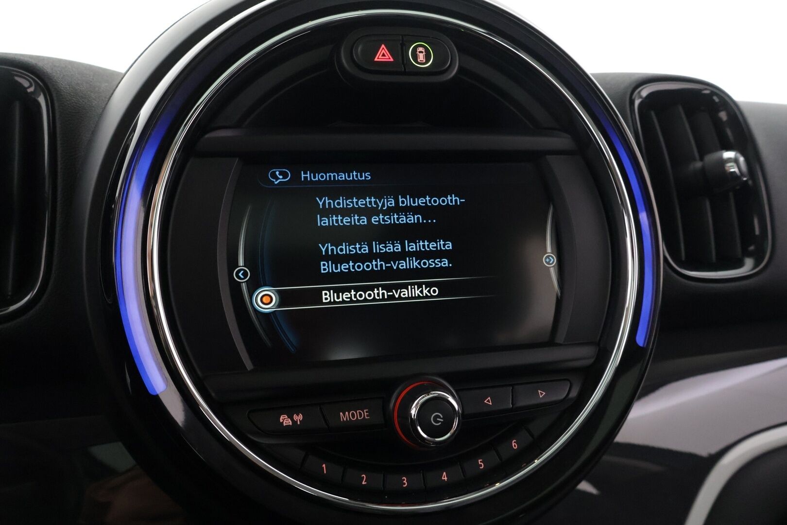 MINI Countryman 2017 Cooper S E ALL4 Business *Nahka-alcantara / Kattoikkuna / Vakionopeudensäädin / Led* - *Kompakti / Taloudellinen / Tyylikäs*