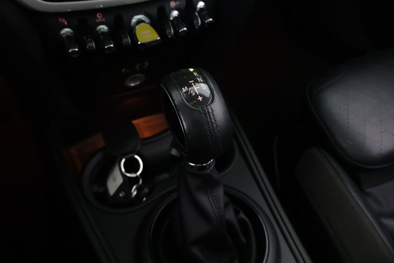 MINI Countryman 2018 Cooper S E ALL4 Business *Nahka-alcantara / Kattoikkuna / Vakionopeudensäädin / Led* - *Kompakti / Taloudellinen / Tyylikäs*