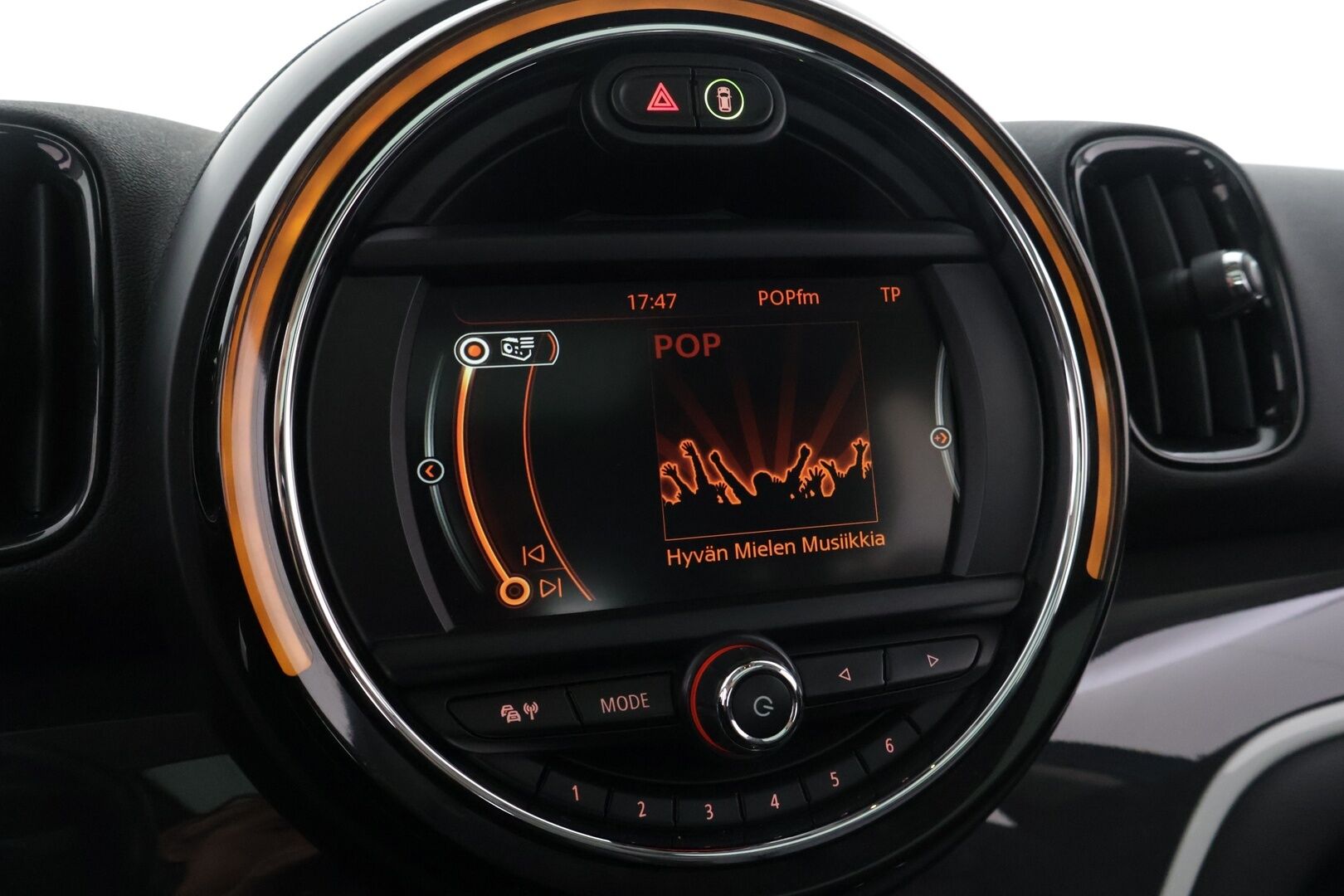 MINI Countryman 2017 Cooper S E ALL4 Business *Nahka-alcantara / Kattoikkuna / Vakionopeudensäädin / Led* - *Kompakti / Taloudellinen / Tyylikäs*