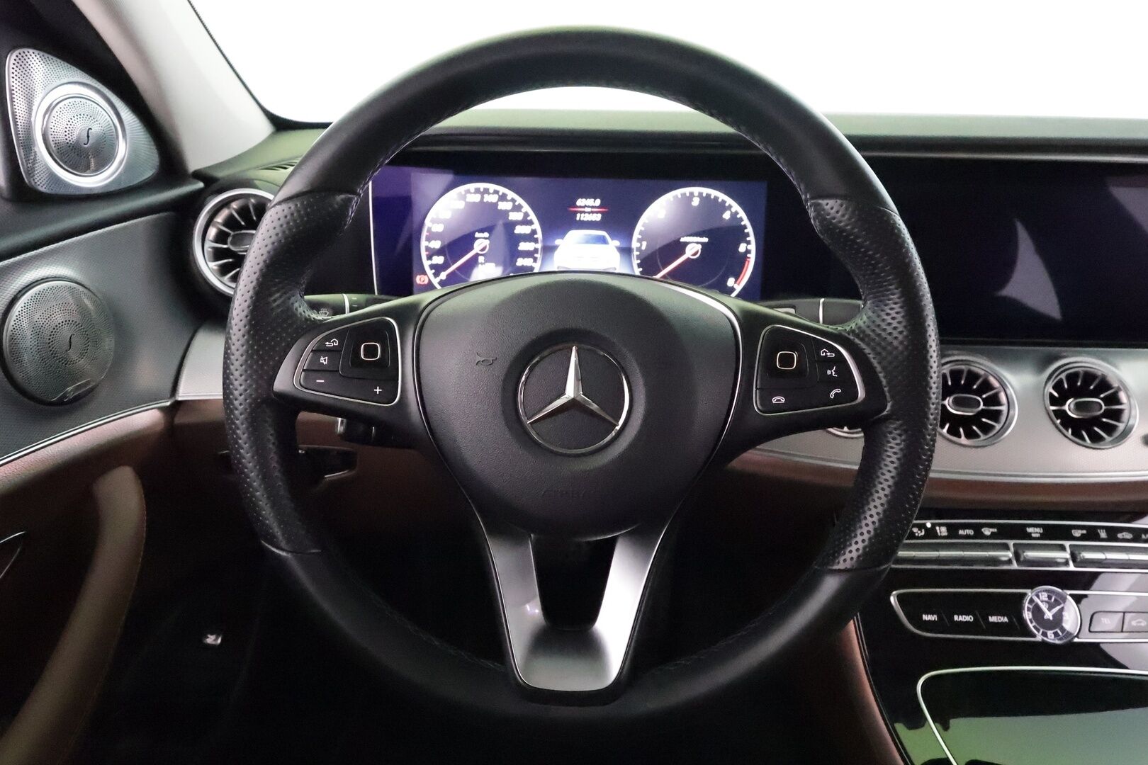 Mercedes-Benz E 2018 220 d 4Matic A Premium Business **360°Kamera / Widescreen / Webasto / Multibeam-LED / Sporttipenkit / Navi** - 3,99 % KORKOTARJOUS TÄHÄN AUTOON - Katveavustin / KeylessGO / 2x Renkaat