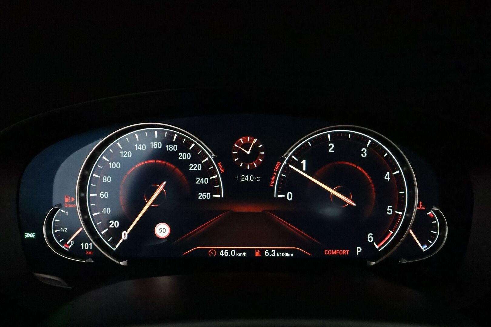 BMW 520 2018 G30 Sedan 520d A xDrive Business Comfort **Webasto / Koukku / ACC / Adapt.LED / H&K / 360° / Sporttinahat Muistilla** - Suomi-auto / Kahdet Renkaat / **HUIPPU KAMOILLA**