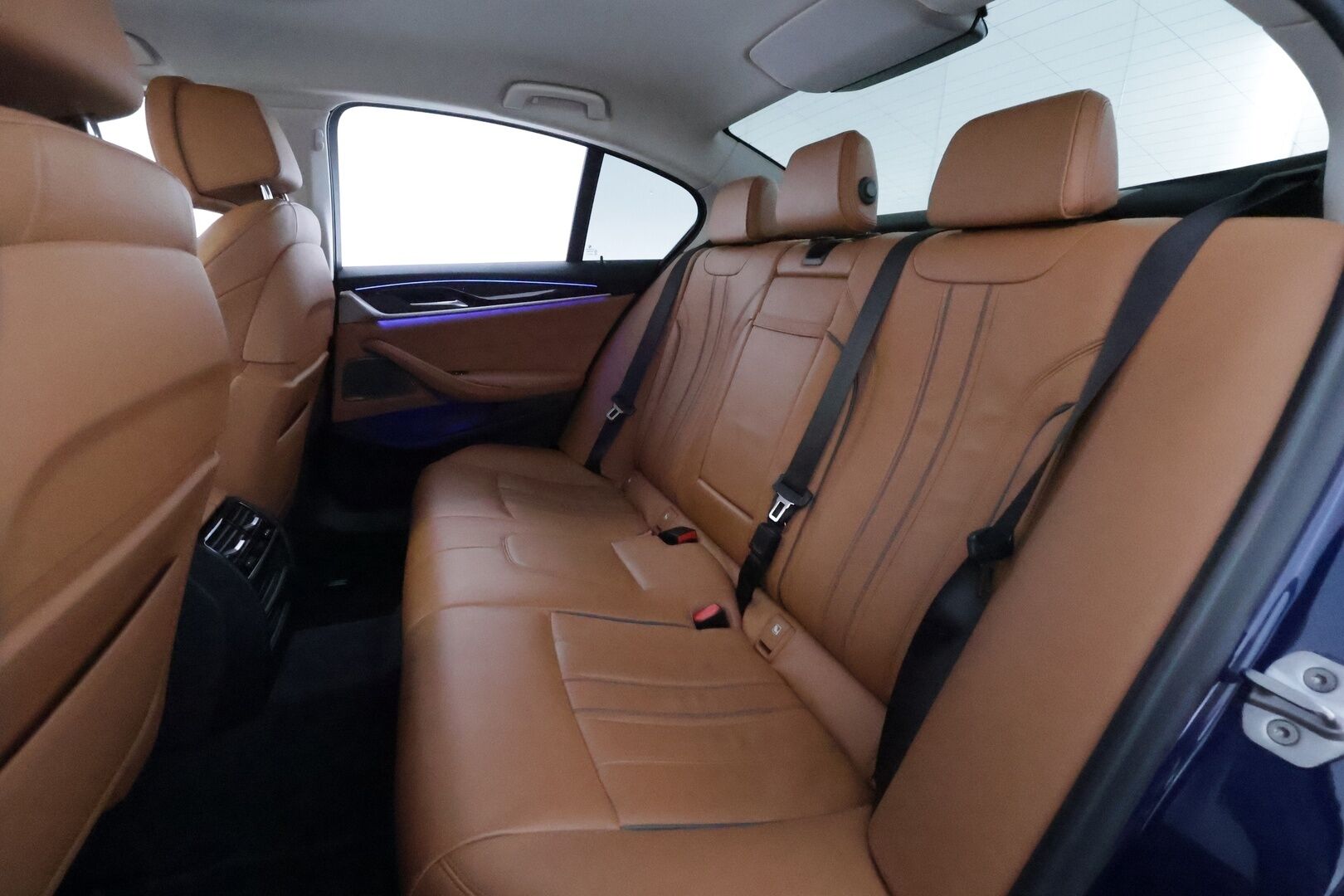 BMW 520 2018 G30 Sedan 520d A xDrive Business Comfort **Webasto / Koukku / ACC / Adapt.LED / H&K / 360° / Sporttinahat Muistilla** - Suomi-auto / Kahdet Renkaat / **HUIPPU KAMOILLA**