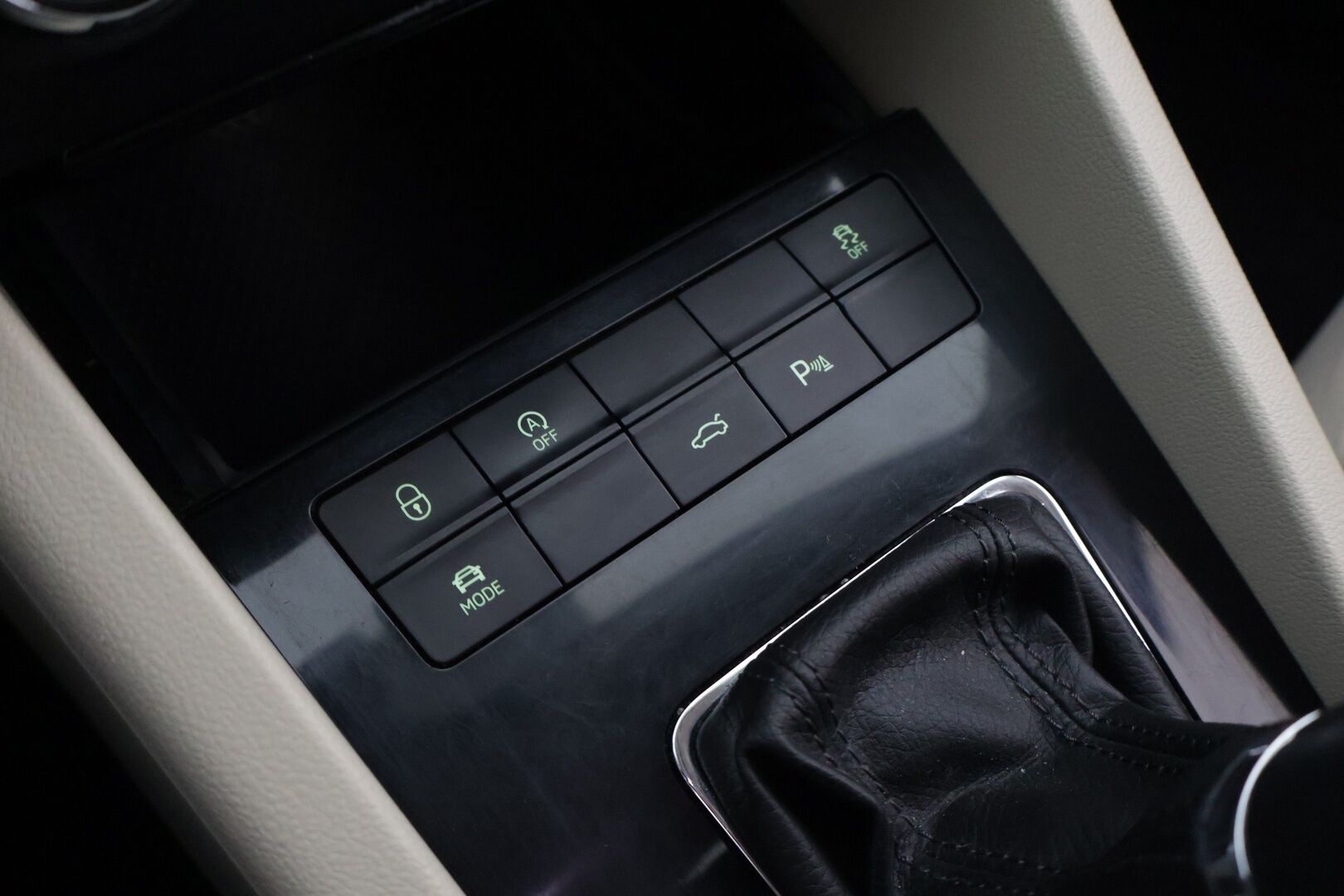 Skoda Octavia 2017 Combi 2,0 TDI 184 4x4 Style DSG Autom. *Webasto / Adapt. LED / Keyless / P-Kamera* - *BLIS / CarPlay & Android Auto / Vakkari* - HULLUT BLACKWEEK JATKOT - KORKOTARJOUS 2,49%