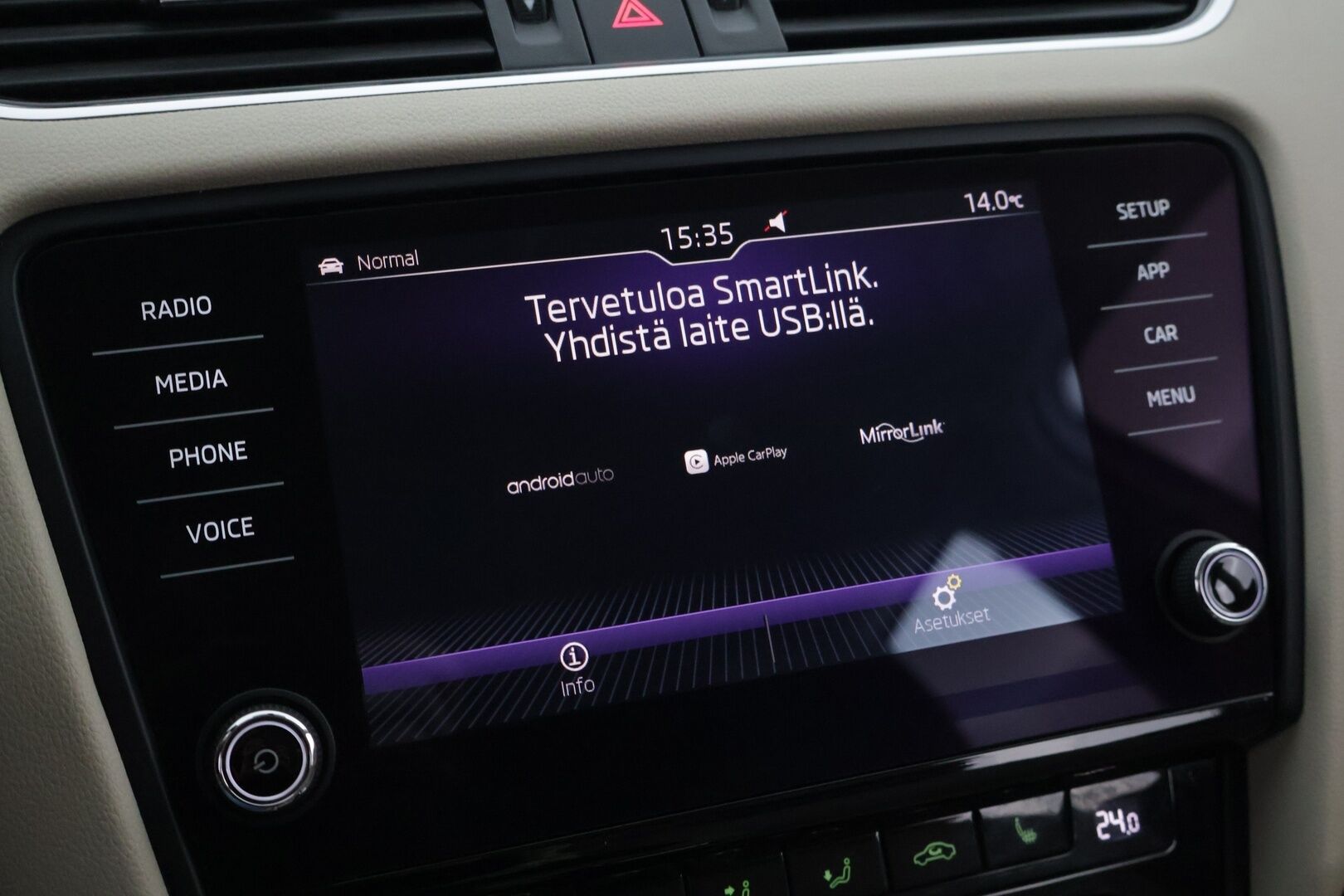 Skoda Octavia 2017 Combi 2,0 TDI 184 4x4 Style DSG Autom. *Webasto / Adapt. LED / Keyless / P-Kamera* - *BLIS / CarPlay & Android Auto / Vakkari* - HULLUT BLACKWEEK JATKOT - KORKOTARJOUS 2,49%