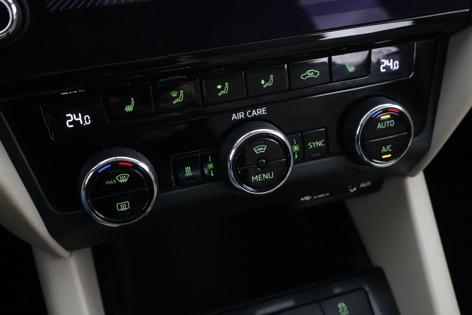 Skoda Octavia 2017 Combi 2,0 TDI 184 4x4 Style DSG Autom. *Webasto / Adapt. LED / Keyless / P-Kamera* - *BLIS / CarPlay & Android Auto / Vakkari* - HULLUT BLACKWEEK JATKOT - KORKOTARJOUS 2,49%