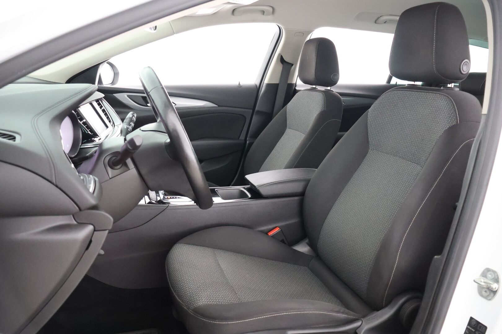 Opel Insignia 2018 Sports Tourer Enjoy 1,5 Turbo Start/Stop 121kW AT6 - | P-Tutkat | Keyless | LED-Lisävalo | Apple&Android | Kaukovaloautomatiikka | Kaistavahti
