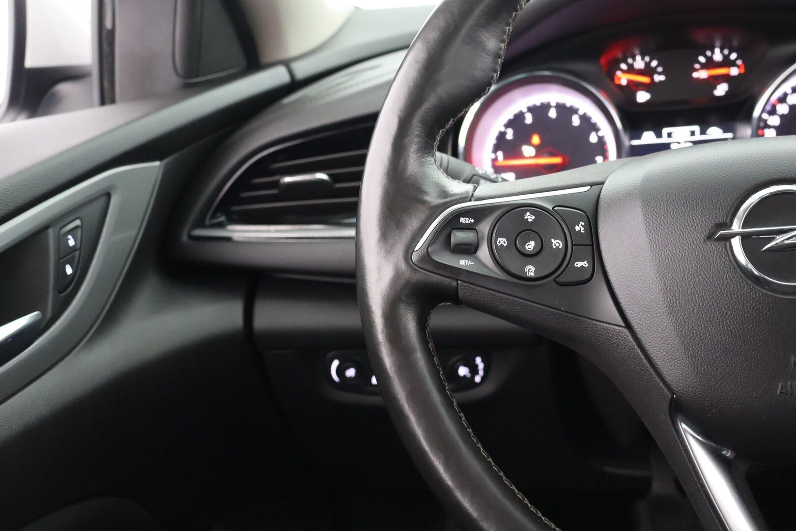 Opel Insignia 2018 Sports Tourer Enjoy 1,5 Turbo Start/Stop 121kW AT6 - | P-Tutkat | Keyless | LED-Lisävalo | Apple&Android | Kaukovaloautomatiikka | Kaistavahti