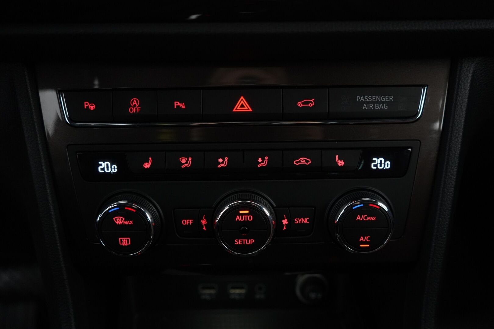 Seat Ateca 2018 1.4 TSI 150 ACT 4DRIVE Xcellence DSG *ACC / Peruutuskamera / Vetokoukku / Kaistavahti / Navi* - Suomi-auto / Jakohihna 12/2024 / Iso huolto 130tkm / Kahdet alumiinivanteet