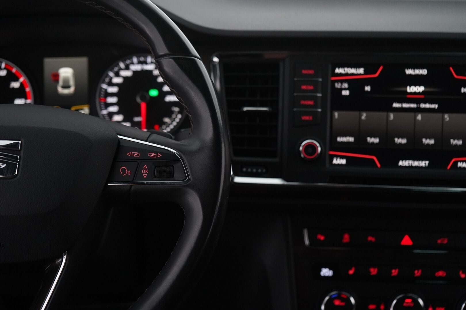 Seat Ateca 2018 1.4 TSI 150 ACT 4DRIVE Xcellence DSG *ACC / Peruutuskamera / Vetokoukku / Kaistavahti / Navi* - Suomi-auto / Jakohihna 12/2024 / Iso huolto 130tkm / Kahdet alumiinivanteet