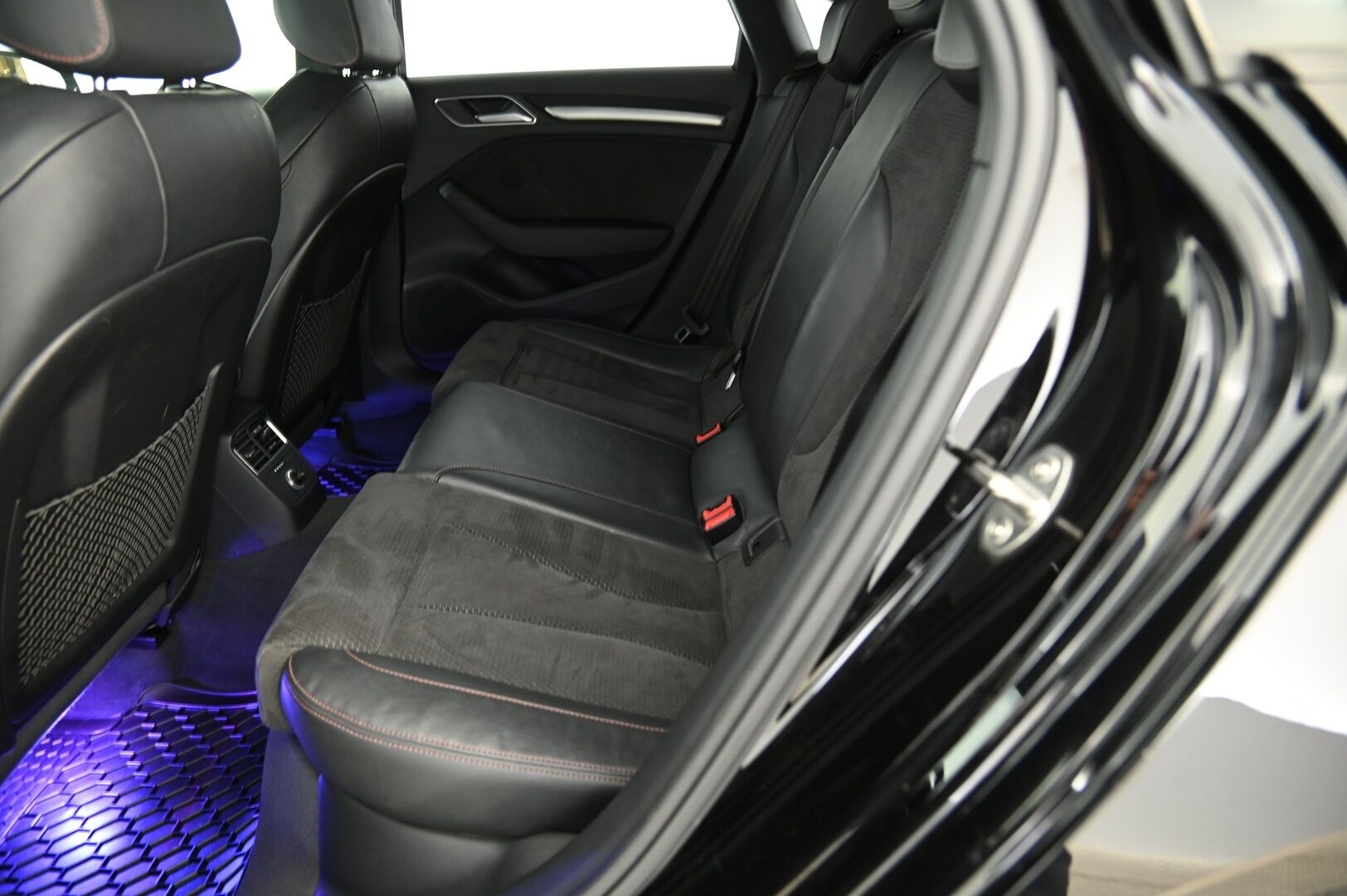 Audi A3 2017 2,0, S-Line 2,0 TFSI 140kW Quattro *ACC / LED / S-Line / Apple Carplay* - Todella särmä huoltohistoria / Upea ja nopea