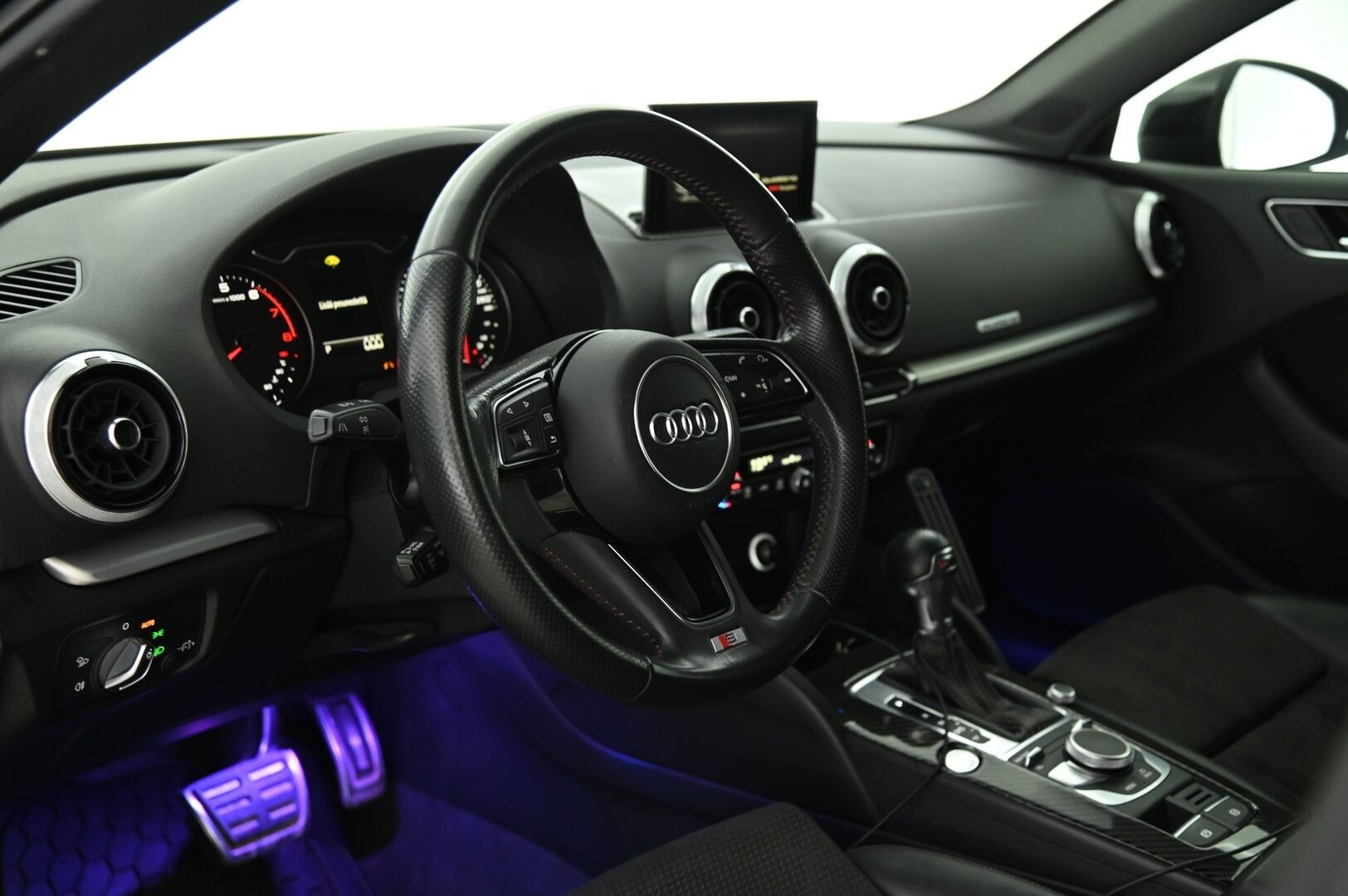 Audi A3 2017 2,0, S-Line 2,0 TFSI 140kW Quattro *ACC / LED / S-Line / Apple Carplay* - Todella särmä huoltohistoria / Upea ja nopea