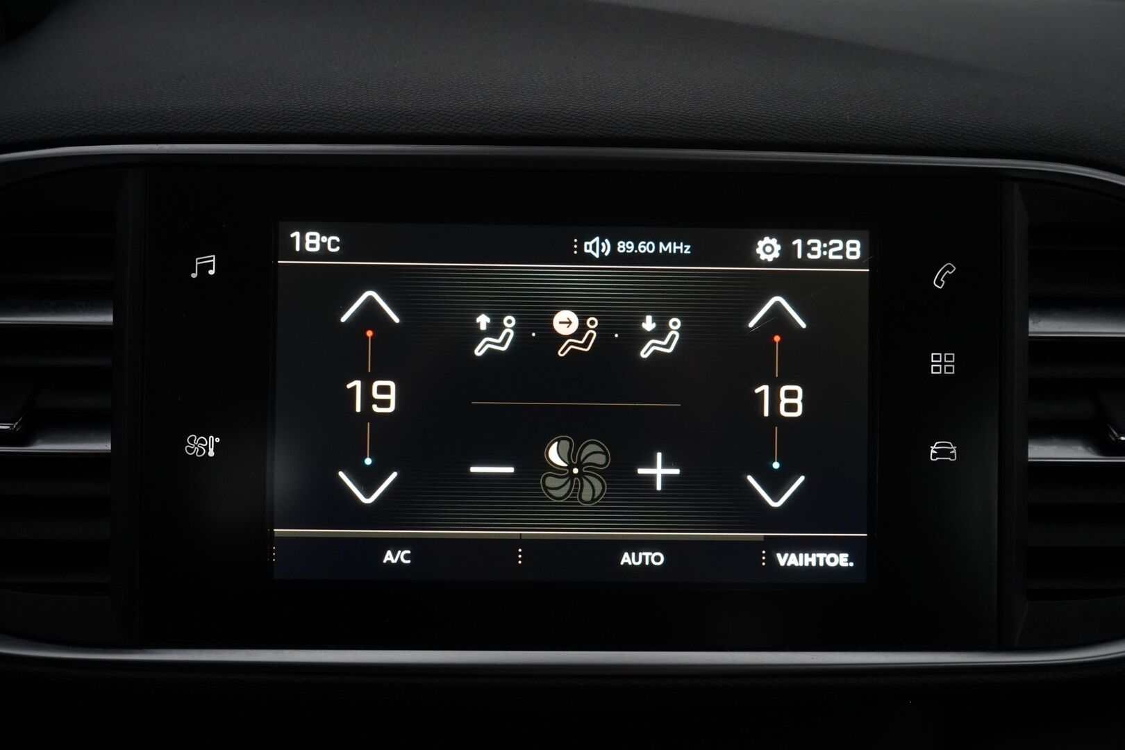 Peugeot 308 2018 SW Active PureTech 130 Automaatti *Lohko / BT / Vakkari* - Juuri huollettu / Seuraava katsastus 30.11.2026