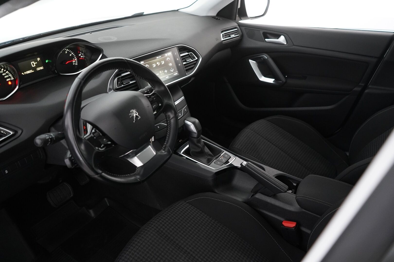 Peugeot 308 2018 SW Active PureTech 130 Automaatti *Lohko / BT / Vakkari* - Juuri huollettu / Seuraava katsastus 30.11.2026