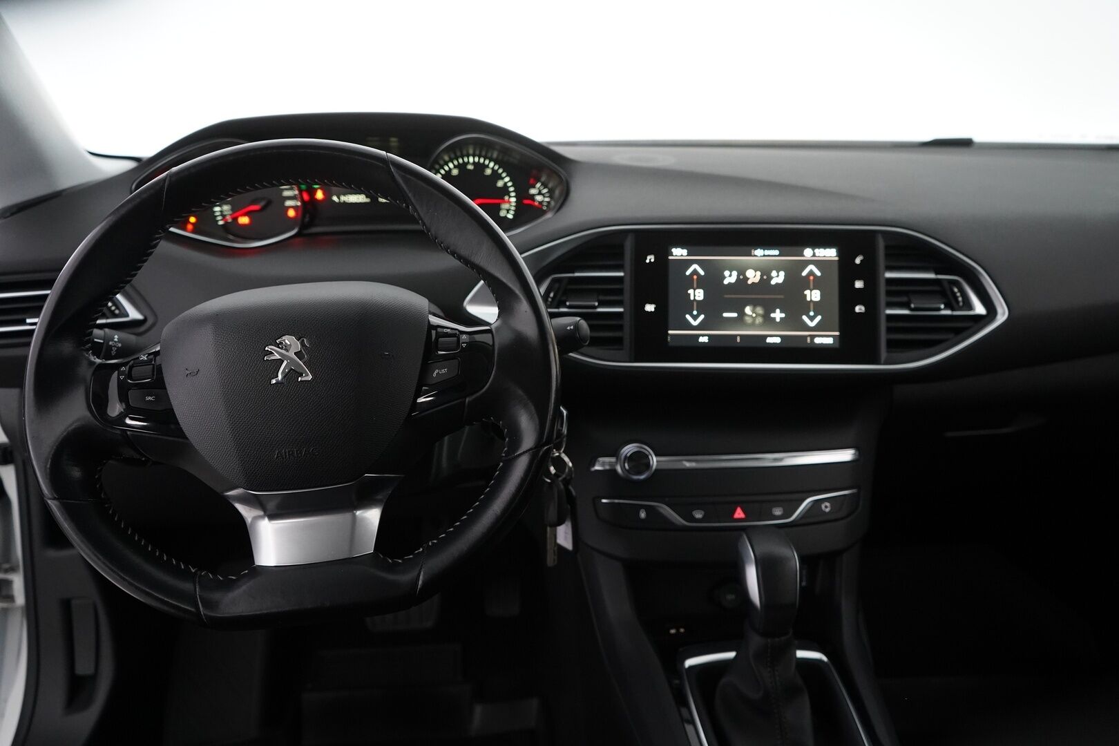 Peugeot 308 2018 SW Active PureTech 130 Automaatti *Lohko / BT / Vakkari* - Juuri huollettu / Seuraava katsastus 30.11.2026