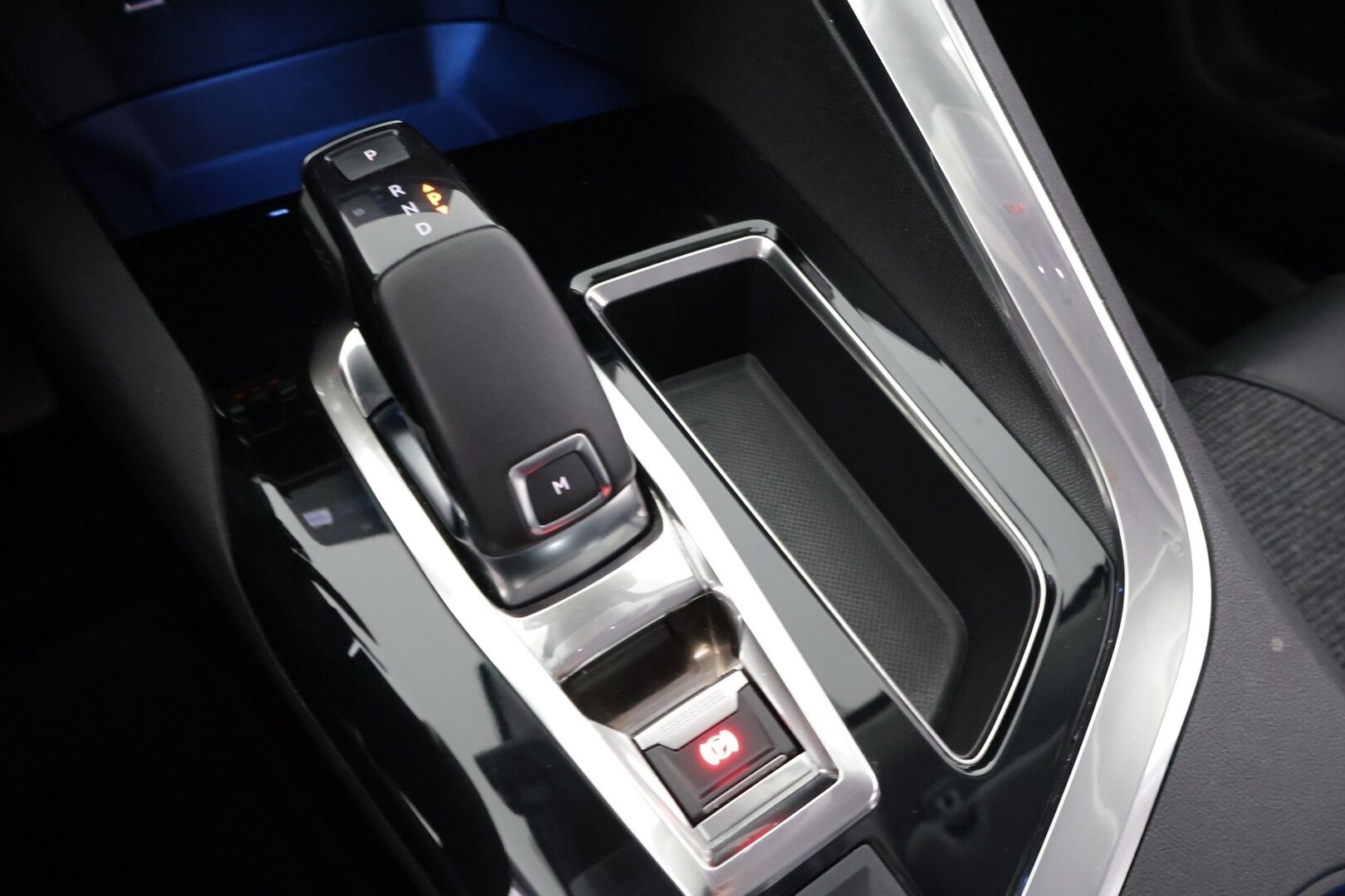 Peugeot 3008 2018 Allure PureTech 130 Automaatti - YritysOutlet - Myydään vain yrityksille - Lohkolämmitin / P-Tutkat / Blis / Vakkari / Carplay / Jakohihna vaihdettu*