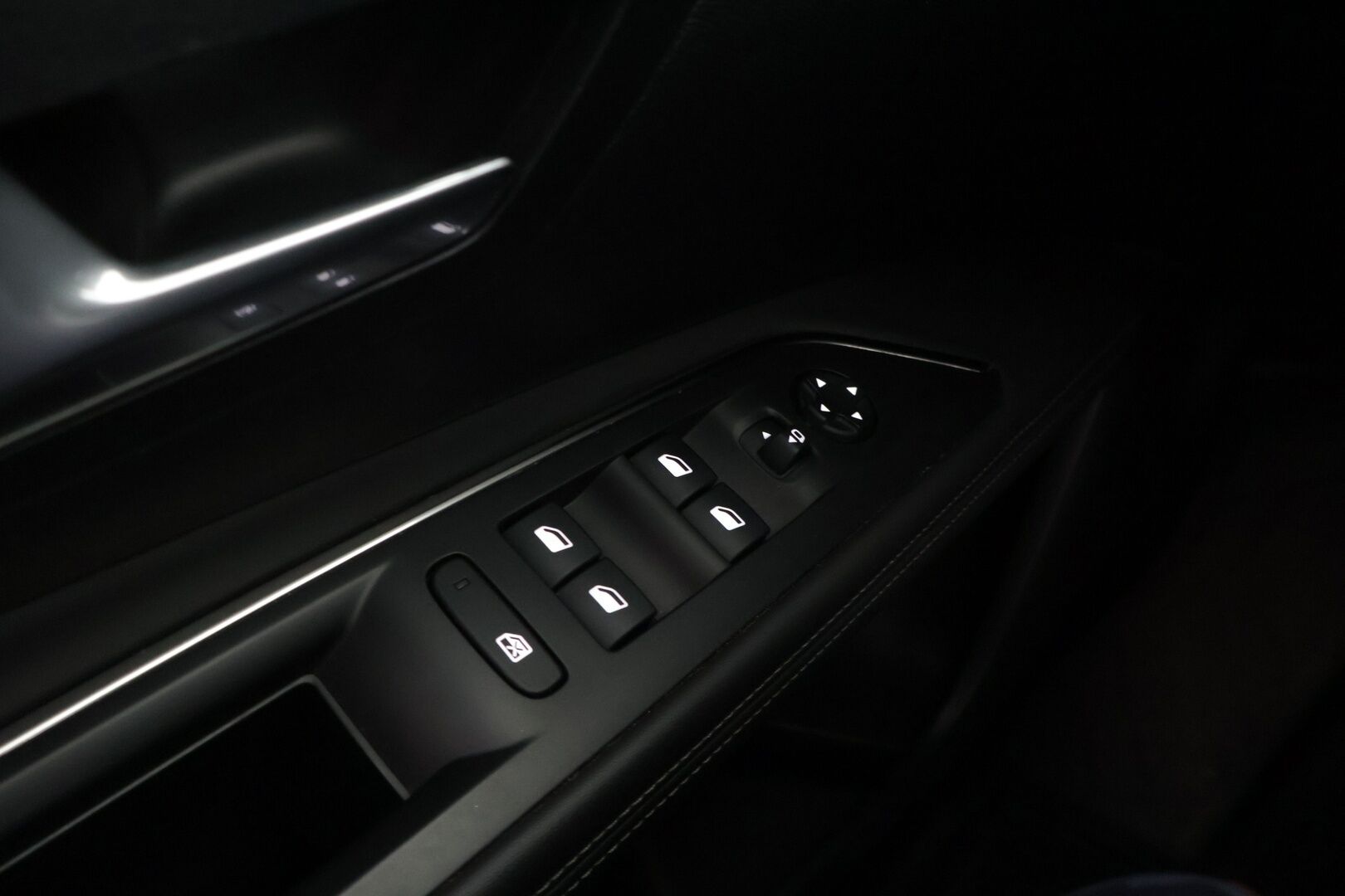 Peugeot 3008 2018 Allure PureTech 130 Automaatti - YritysOutlet - Myydään vain yrityksille - Lohkolämmitin / P-Tutkat / Blis / Vakkari / Carplay / Jakohihna vaihdettu*