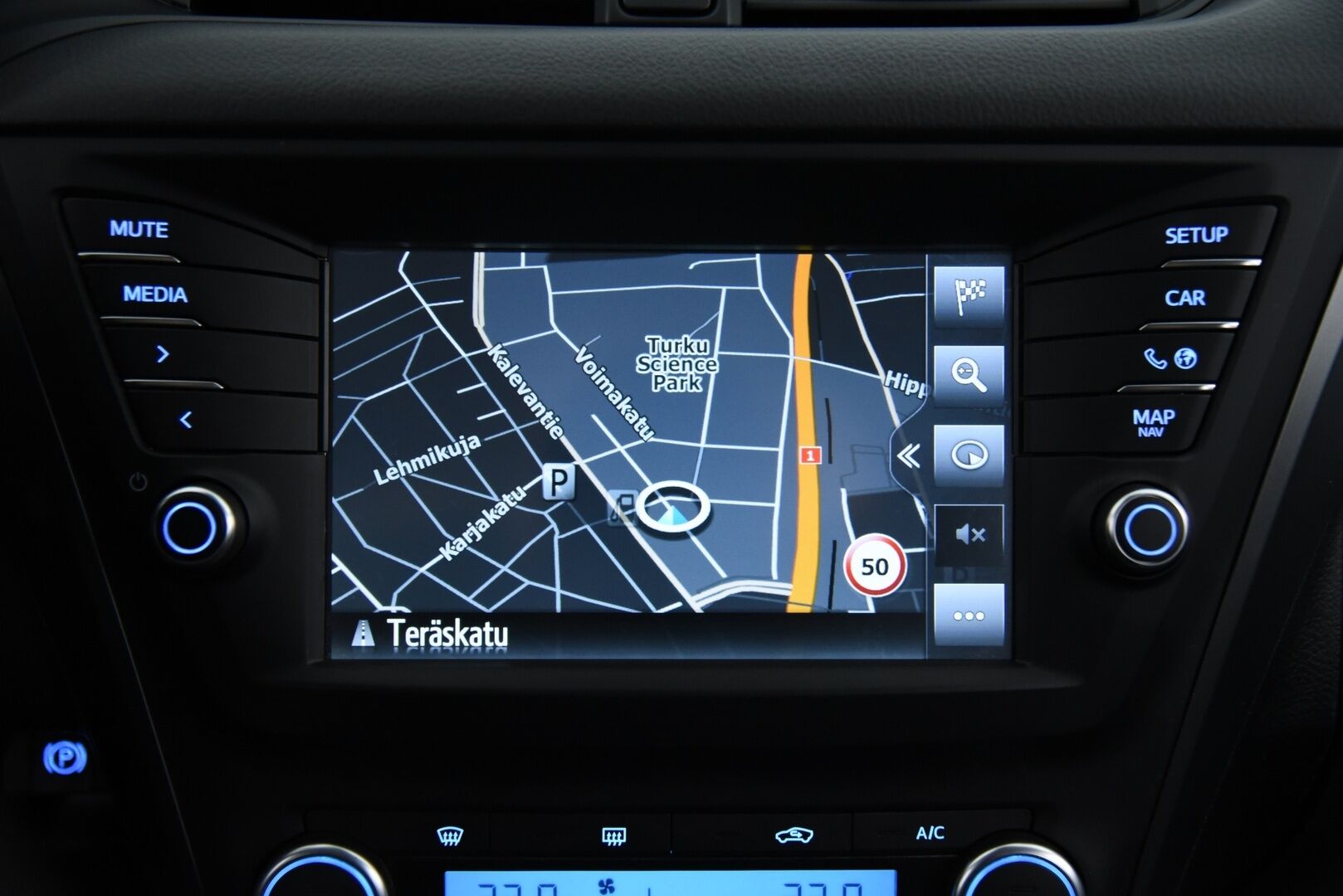 Toyota Avensis 2018 1,8 Valvematic Active Edition Touring Sports Multidrive S / Suomi-auto / Lohko+sisäp / LED / - Vetokoukku / Merkkihuollettu / Juuri huollettu / 