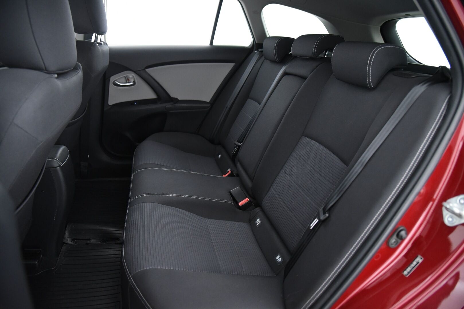 Toyota Avensis 2018 1,8 Valvematic Active Edition Touring Sports Multidrive S / Suomi-auto / Lohko+sisäp / LED / - Vetokoukku / Merkkihuollettu / Juuri huollettu / 