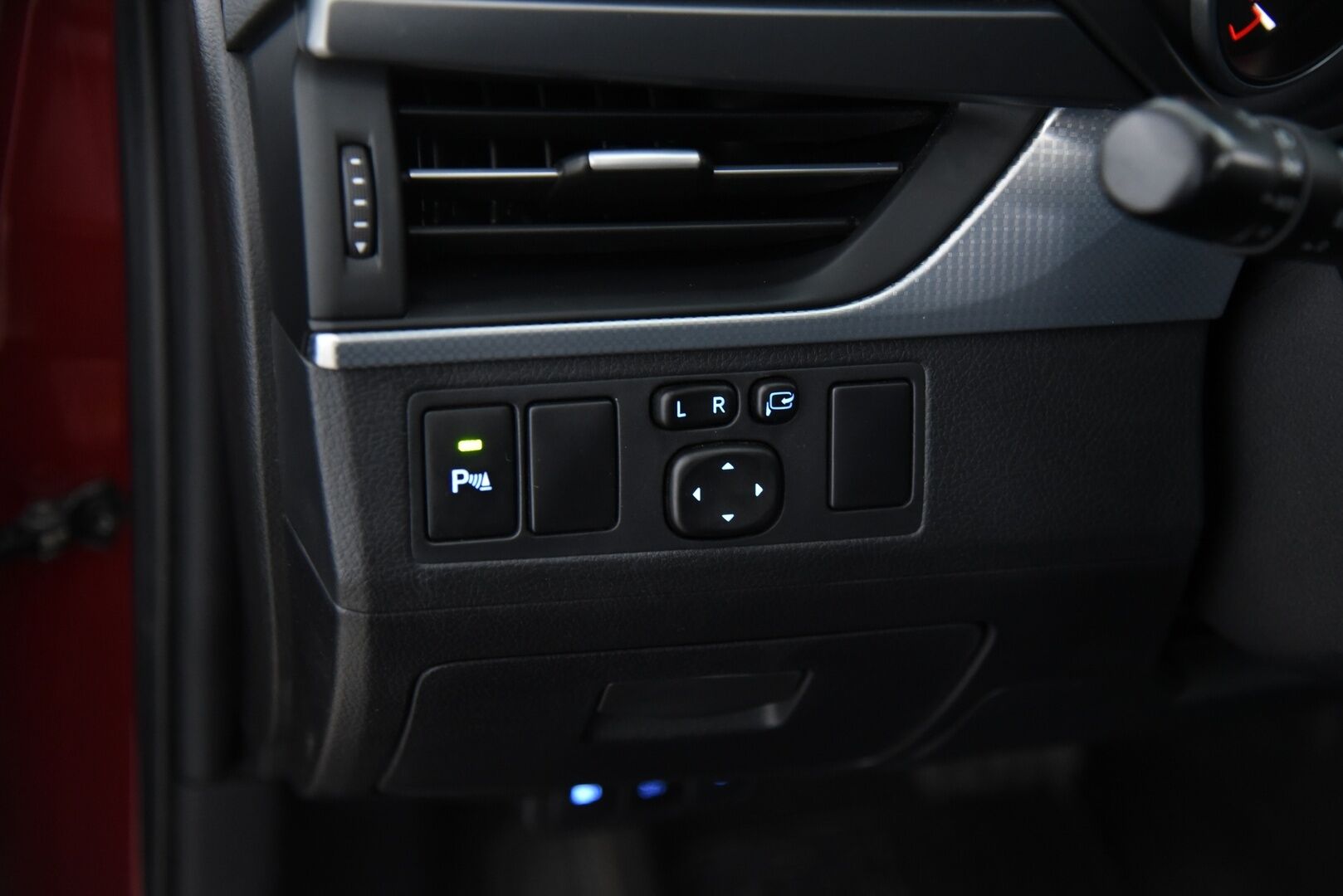 Toyota Avensis 2018 1,8 Valvematic Active Edition Touring Sports Multidrive S / Suomi-auto / Lohko+sisäp / LED / - Vetokoukku / Merkkihuollettu / Juuri huollettu / 