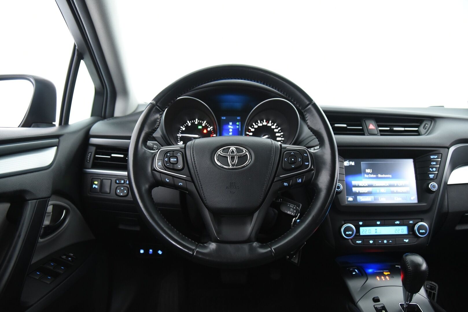 Toyota Avensis 2018 1,8 Valvematic Active Edition Touring Sports Multidrive S / Suomi-auto / Lohko+sisäp / LED / - Vetokoukku / Merkkihuollettu / Juuri huollettu / 