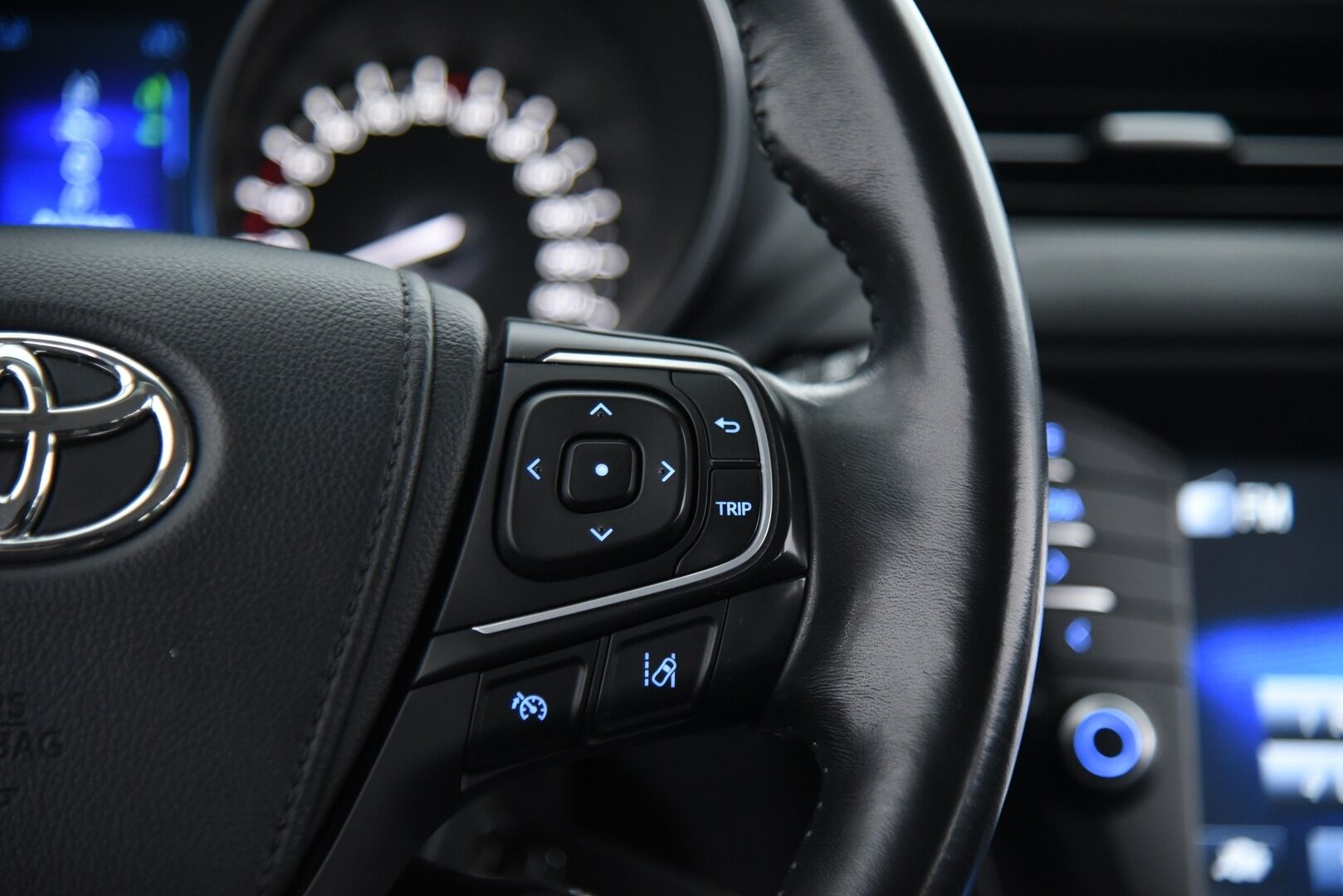 Toyota Avensis 2018 1,8 Valvematic Active Edition Touring Sports Multidrive S / Suomi-auto / Lohko+sisäp / LED / - Vetokoukku / Merkkihuollettu / Juuri huollettu / 