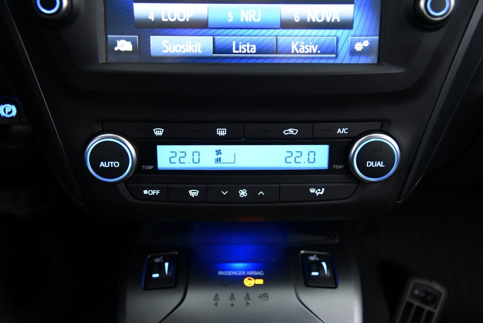 Toyota Avensis 2018 1,8 Valvematic Active Edition Touring Sports Multidrive S / Suomi-auto / Lohko+sisäp / LED / - Vetokoukku / Merkkihuollettu / Juuri huollettu / 