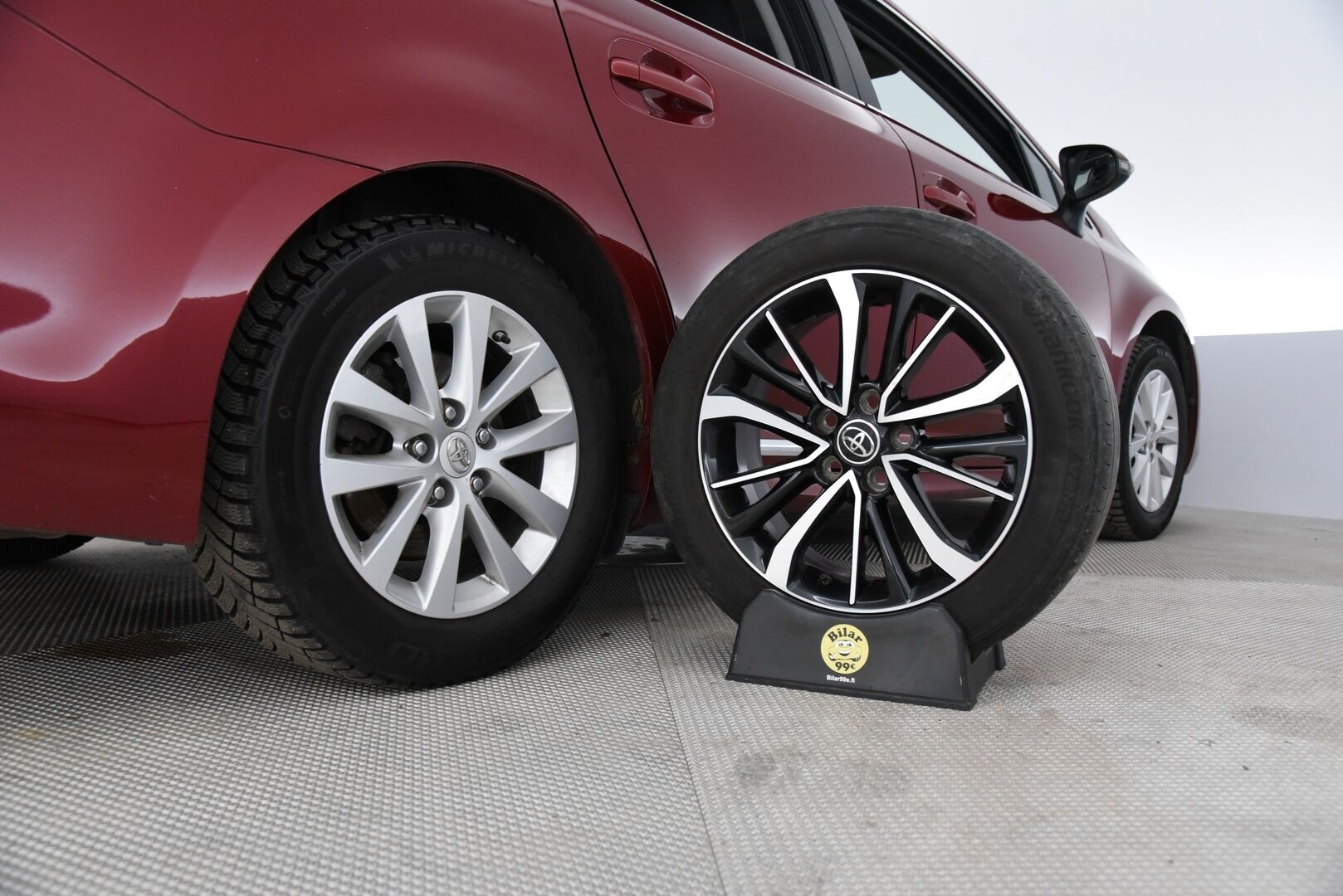 Toyota Avensis 2018 1,8 Valvematic Active Edition Touring Sports Multidrive S / Suomi-auto / Lohko+sisäp / LED / - Vetokoukku / Merkkihuollettu / Juuri huollettu / 