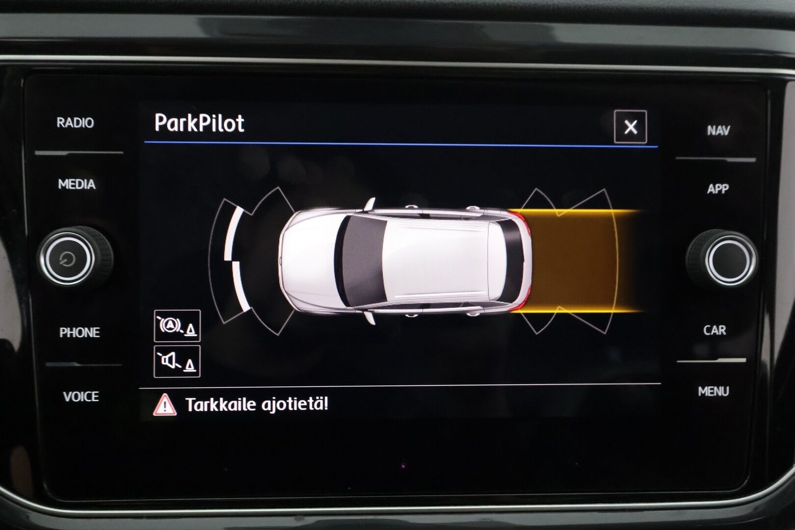 Volkswagen T-Roc 2018 Sport 2,0 TDI SCR 110 kW (150 hv) 4MOTION DSG-automaatti - | ACC | Webasto | Koukku | Digimittaristo | Keyless | Lane Assist | LED | Apple & Android | Lämm. ratti | Puolinahat | Sähk. takaluukku | 2x renkaat aluin | - KORKO VAIN 3,99 %