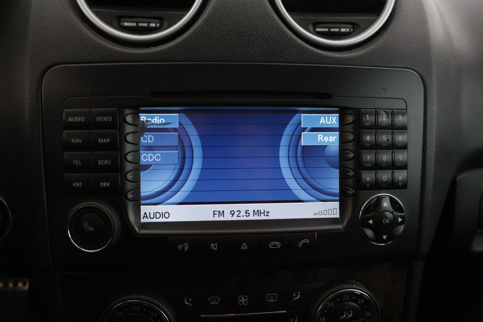 Mercedes-Benz ML 63 AMG 2007 - YritysOutlet - Myydään vain yrityksille * Harman/Kardon / Koukku / Adapt. vakkari / Keyless Go /  Kattoluukku  * - – Tämä auto myydään YritysOutlet -valikoimasta vain yritykselle / Puhdas leima 10/2026 saakka! / Kattavasti huollettu / 2x renkaat!*