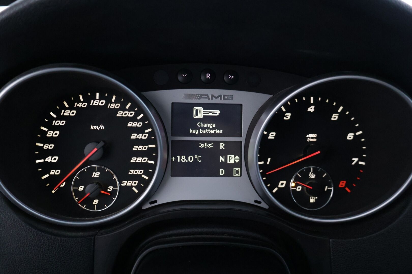 Mercedes-Benz ML 63 AMG 2007 - YritysOutlet - Myydään vain yrityksille * Harman/Kardon / Koukku / Adapt. vakkari / Keyless Go /  Kattoluukku  * - – Tämä auto myydään YritysOutlet -valikoimasta vain yritykselle / Puhdas leima 10/2026 saakka! / Kattavasti huollettu / 2x renkaat!*