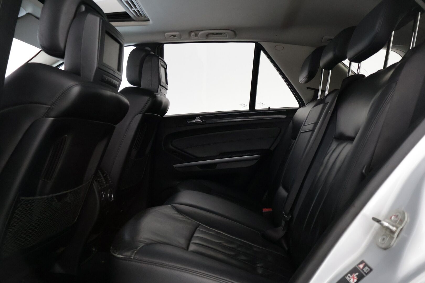 Mercedes-Benz ML 63 AMG 2007 - YritysOutlet - Myydään vain yrityksille * Harman/Kardon / Koukku / Adapt. vakkari / Keyless Go /  Kattoluukku  * - – Tämä auto myydään YritysOutlet -valikoimasta vain yritykselle / Puhdas leima 10/2026 saakka! / Kattavasti huollettu / 2x renkaat!*