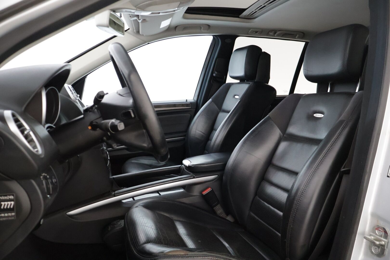 Mercedes-Benz ML 63 AMG 2007 - YritysOutlet - Myydään vain yrityksille * Harman/Kardon / Koukku / Adapt. vakkari / Keyless Go /  Kattoluukku  * - – Tämä auto myydään YritysOutlet -valikoimasta vain yritykselle / Puhdas leima 10/2026 saakka! / Kattavasti huollettu / 2x renkaat!*