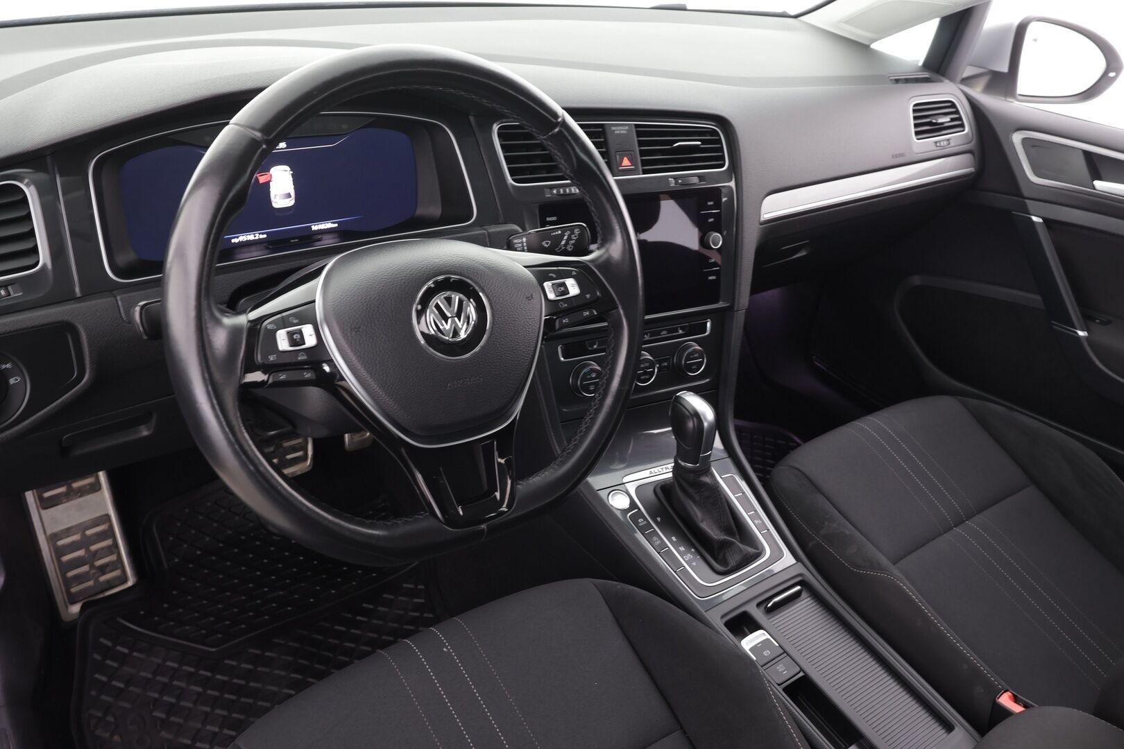 Volkswagen Golf 2018 Variant Alltrack 2,0 TDI 110 kW 4MOTION DSG-automaatti Winter Edition * ACC / Webasto / Koukku / Digimittaristo * - Suomi-auto / Juuri katsastettu / Kahdet renkaat OEM aluvantein / Mekatroniikka uusittu Viimeisin huolto 159tkm / Säntilliset huollot