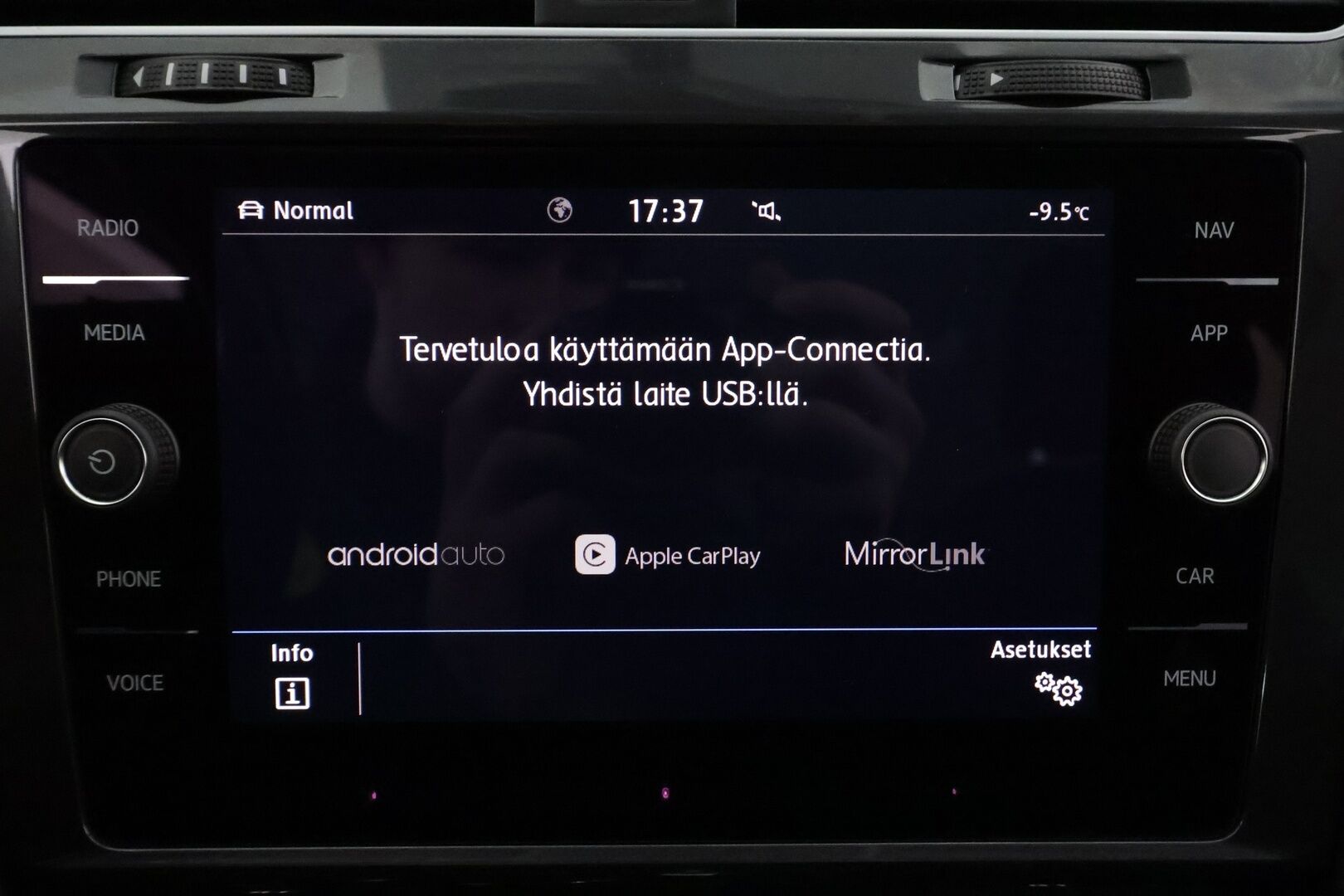 Volkswagen Golf 2018 2.0 TDI Variant Alltrack 110 kW 4MOTION DSG-automaatti Winter Edition * ACC / Webasto / Koukku / Digimittaristo * - KATSO MIHIN HINTAAN! / Suomi-auto / Juuri katsastettu / Kahdet renkaat OEM aluvantein / Mekatroniikka uusittu Viimeisin huolto 159tkm / Säntilliset huollot