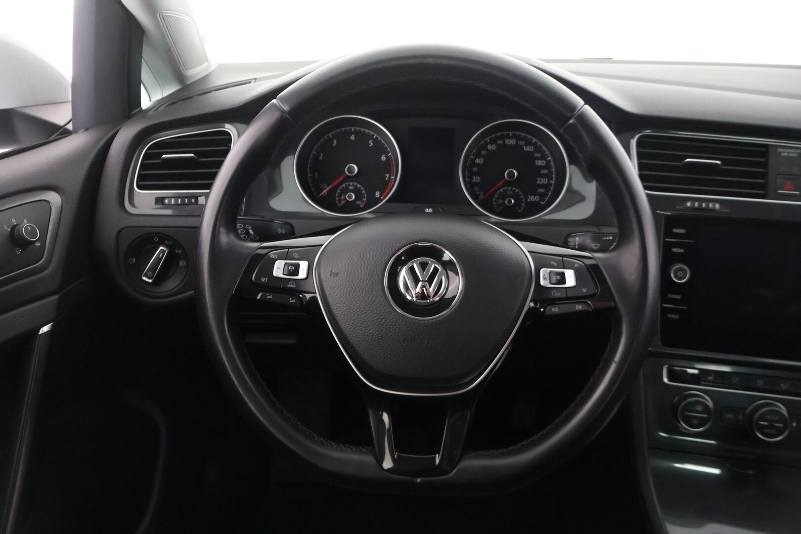 Volkswagen Golf 2018 Comfortline 1,5 TSI EVO 96 kW (130 hv) BLUEMOTION - ACC | P-Kamera | Apple & Android | Lohko+sisä | 2x Renkaat | Suomi-auto |