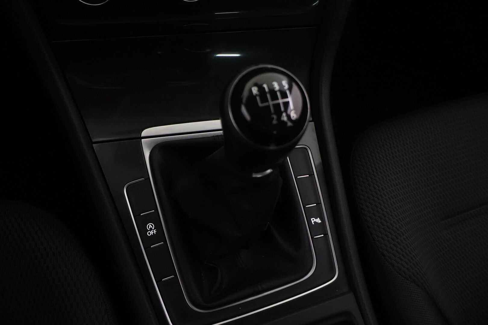 Volkswagen Golf 2018 Comfortline 1,5 TSI EVO 96 kW (130 hv) BLUEMOTION - ACC | P-Kamera | Apple & Android | Lohko+sisä | 2x Renkaat | Suomi-auto |