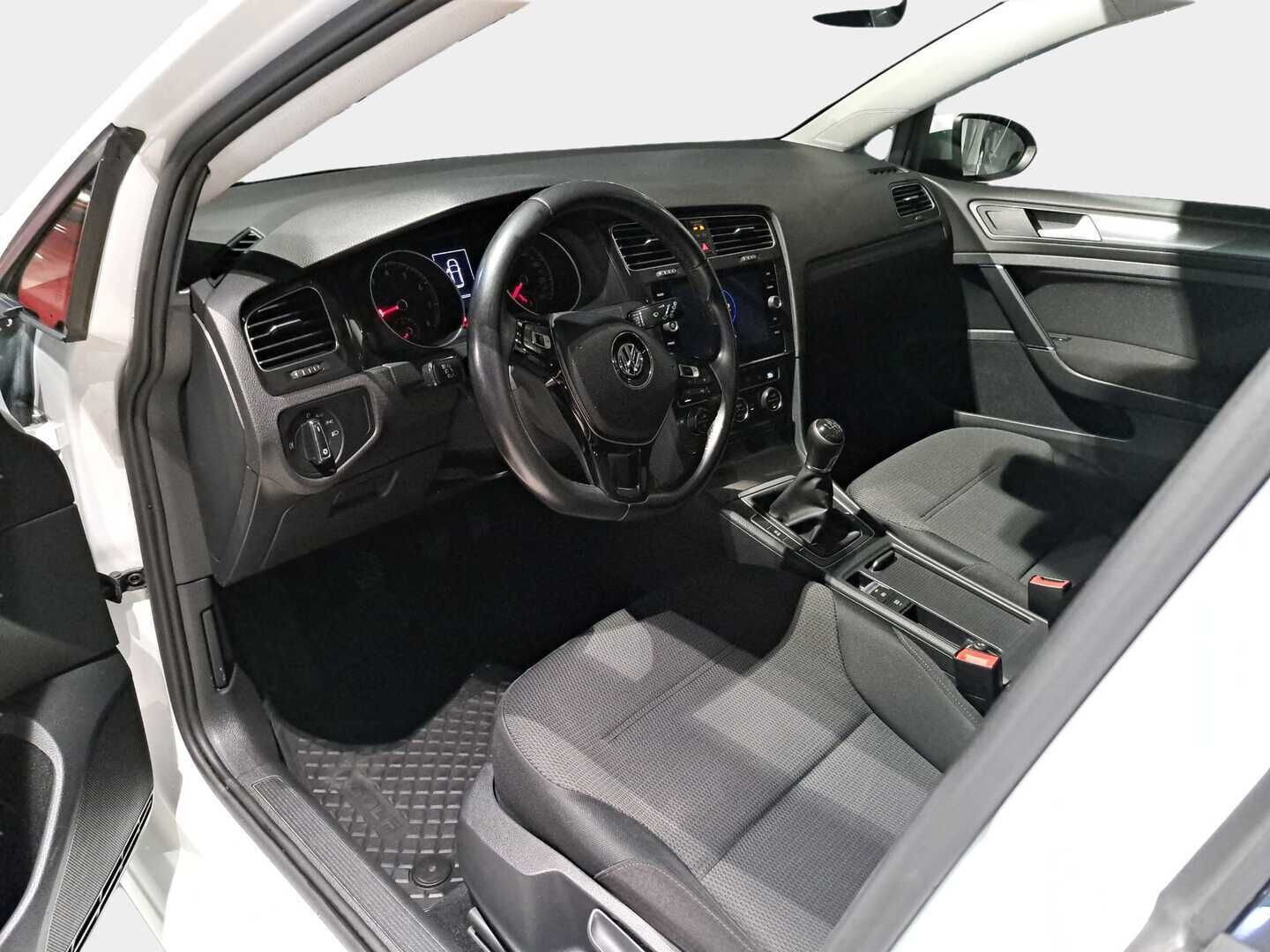 Volkswagen Golf 2018 Comfortline 1,5 TSI EVO 96 kW (130 hv) BLUEMOTION - ACC | P-Kamera | Apple & Android | Lohko+sisä | 2x Renkaat | Suomi-auto |