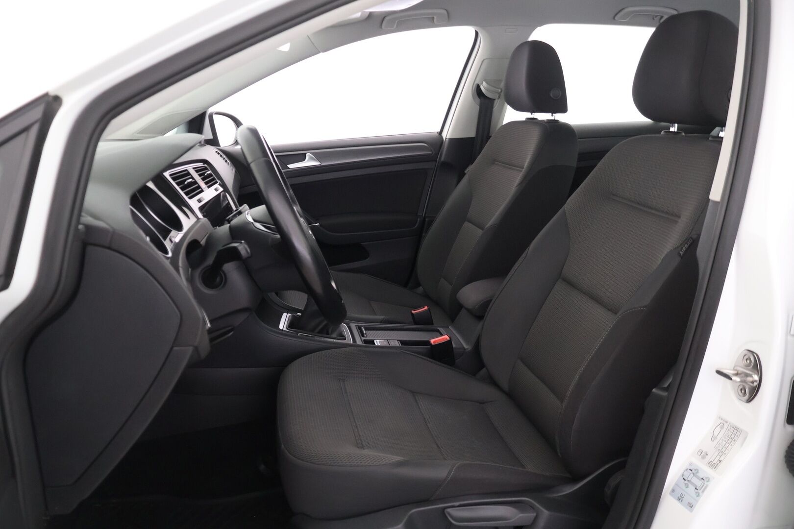 Volkswagen Golf 2018 Comfortline 1,5 TSI EVO 96 kW (130 hv) BLUEMOTION - ACC | P-Kamera | Apple & Android | Lohko+sisä | 2x Renkaat | Suomi-auto |