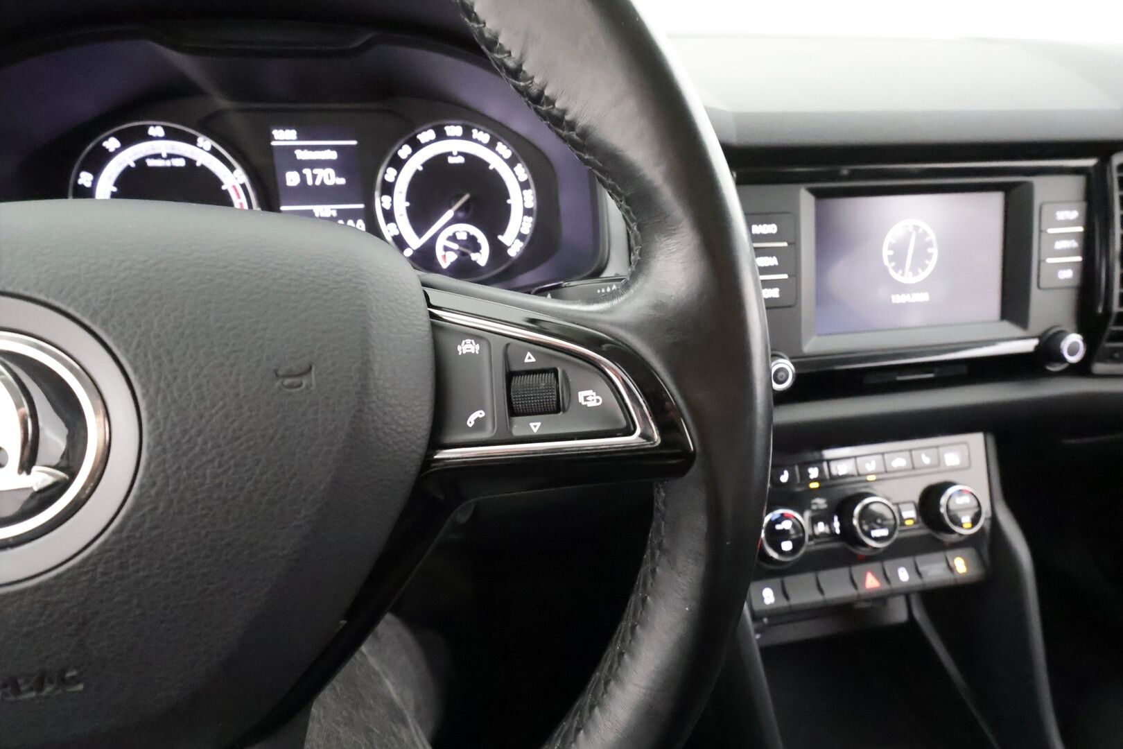 Skoda Kodiaq 2018 1,4 TSI Active * Webasto / Koukku / P.tutka / Vakkari / Bluetooth / Autohold / Apple&Android * - Suomi-auto / Kahdet renkaat aluvanteilla - HULLUT AVAJAISHULINAT KORKOTARJOUS 3,29 %