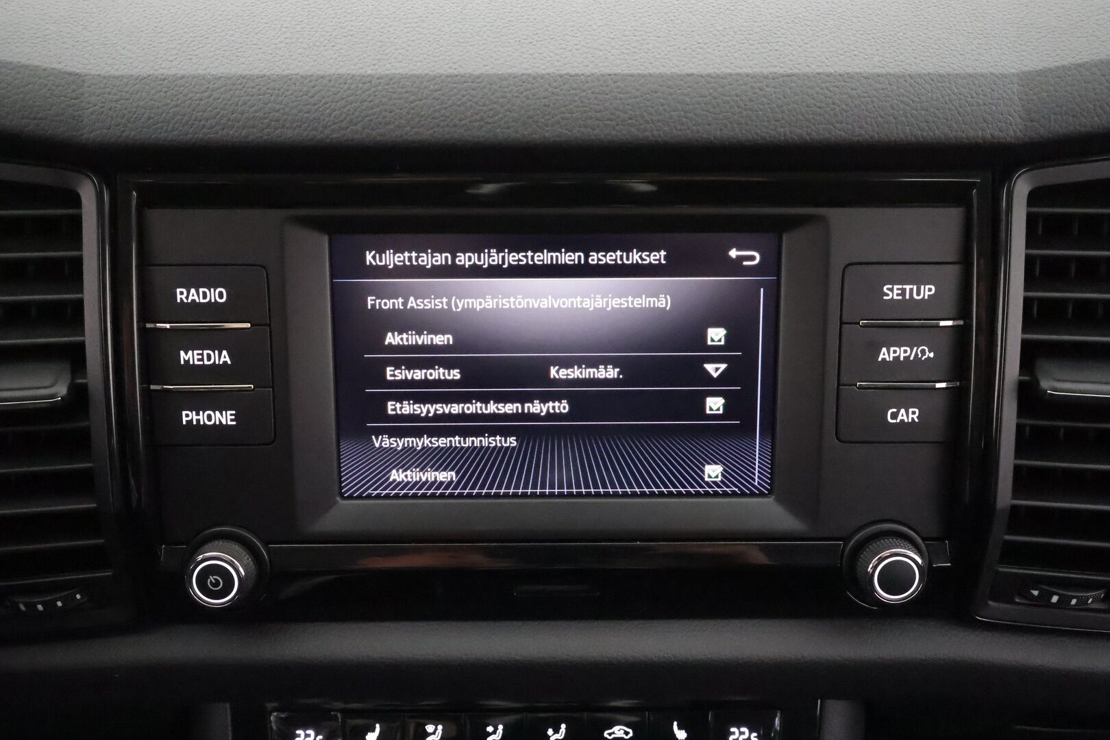 Skoda Kodiaq 2018 1,4 TSI Active * Webasto / Koukku / P.tutka / Vakkari / Bluetooth / Autohold / Apple&Android * - Suomi-auto / Kahdet renkaat aluvanteilla - HULLUT AVAJAISHULINAT KORKOTARJOUS 3,29 %