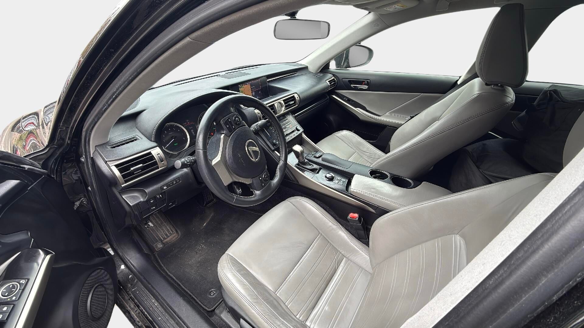 Lexus IS 2014 300h Comfort - *Merkkihuollettu / Bi- Xenon / Nahat / Lohkolämmitin / Navi*