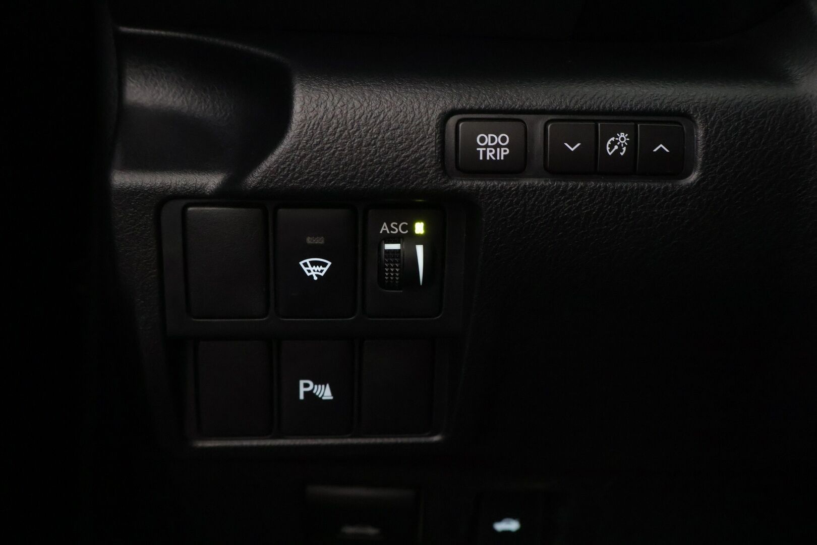 Lexus IS 2014 300h Comfort - *Merkkihuollettu / Bi- Xenon / Nahat / Lohkolämmitin / Navi*