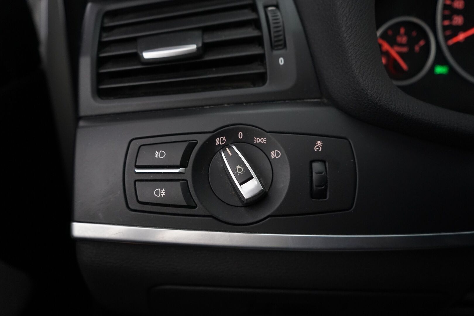 BMW X3 2013 MYYDÄÄN HUUTOKAUPAT.COM SIVUSTOLLA - MYYDÄÄN HUUTOKAUPAT.COM SIVUSTOLLA