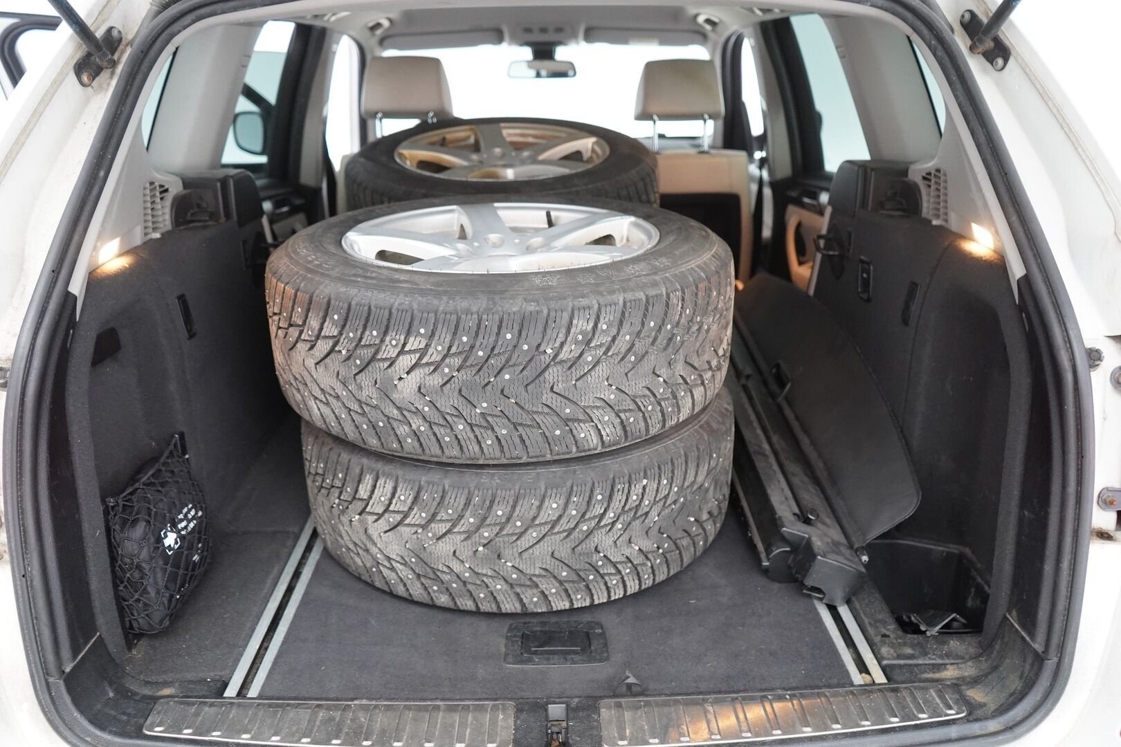 BMW X3 2013 MYYDÄÄN HUUTOKAUPAT.COM SIVUSTOLLA - MYYDÄÄN HUUTOKAUPAT.COM SIVUSTOLLA