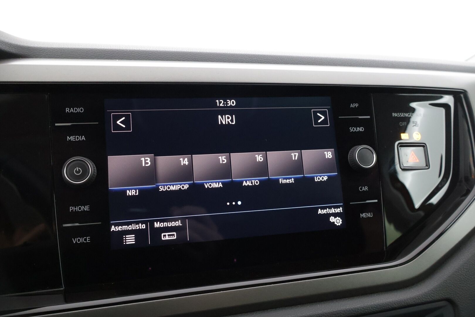 Volkswagen Polo 2018 Comfortline 1,0 TSI 70 kW (95 hv) DSG-automaatti * Adapt vakkari / P-Kamera / Sisätilalämmitin / AppleCarPlay & AndroidAuto * - *2x Hyvät renkaat omilla alumiinivanteilla / Paremmilla ajovaloilla!*