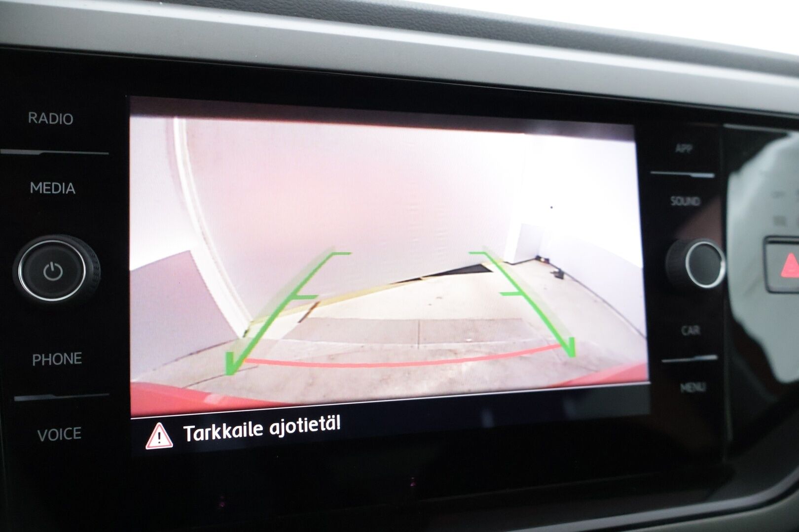 Volkswagen Polo 2018 Comfortline 1,0 TSI 70 kW (95 hv) DSG-automaatti * Adapt vakkari / P-Kamera / Sisätilalämmitin / AppleCarPlay & AndroidAuto * - *2x Hyvät renkaat omilla alumiinivanteilla / Paremmilla ajovaloilla!*
