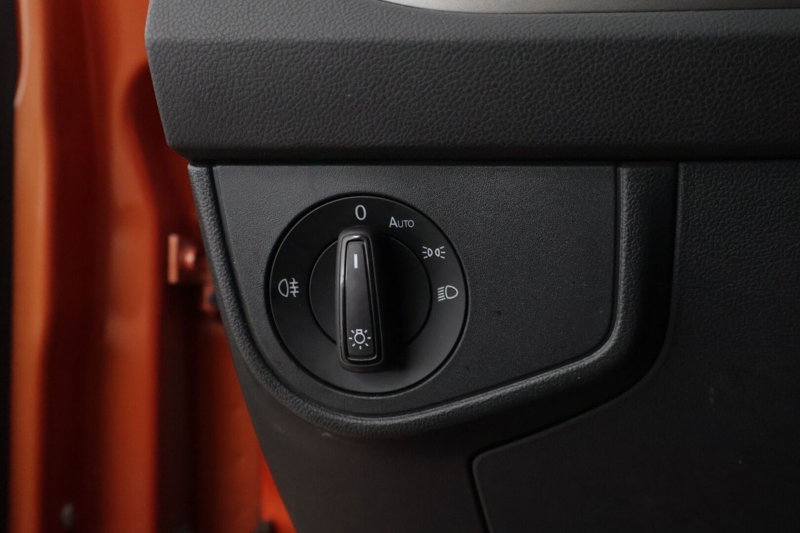 Volkswagen Polo 2018 Comfortline 1,0 TSI 70 kW (95 hv) DSG-automaatti * Adapt vakkari / P-Kamera / Sisätilalämmitin / AppleCarPlay & AndroidAuto * - *2x Hyvät renkaat omilla alumiinivanteilla / Paremmilla ajovaloilla!*