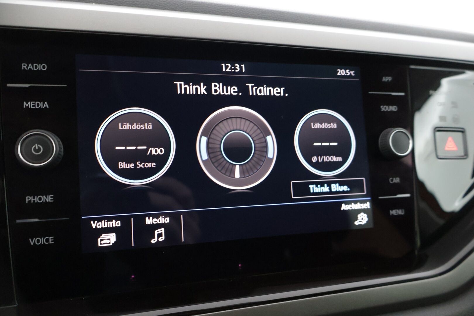 Volkswagen Polo 2018 Comfortline 1,0 TSI 70 kW (95 hv) DSG-automaatti * Adapt vakkari / P-Kamera / Sisätilalämmitin / AppleCarPlay & AndroidAuto * - *2x Hyvät renkaat omilla alumiinivanteilla / Paremmilla ajovaloilla!*