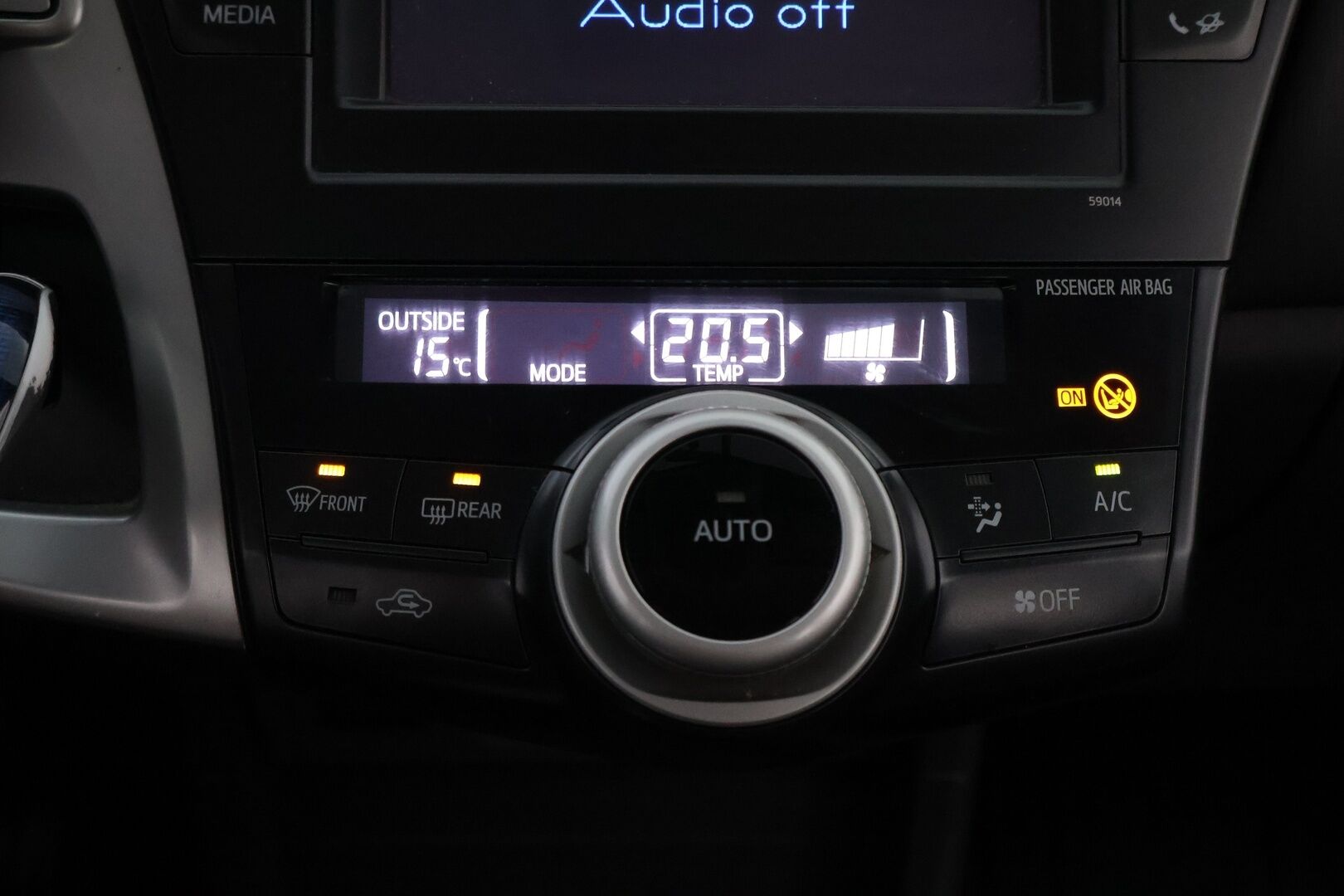 Toyota PRIUS+ 2013 1,8 Hybrid Premium * Vakkari / Navi / 7-Paikkainen / Digimittari / KeylessGo - Metalliväri / 2x Todella hyvät renkaat aluvantein / Juuri tullut Tampereelle! - HULLUT JOULUT KORKOTARJOUS 2,49% 